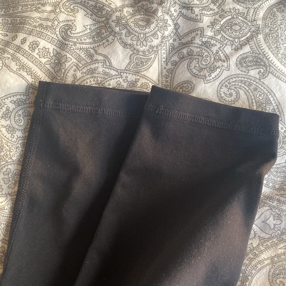 Diadora 3/4 length plain black leggings. Size small - Picture 6 of 6